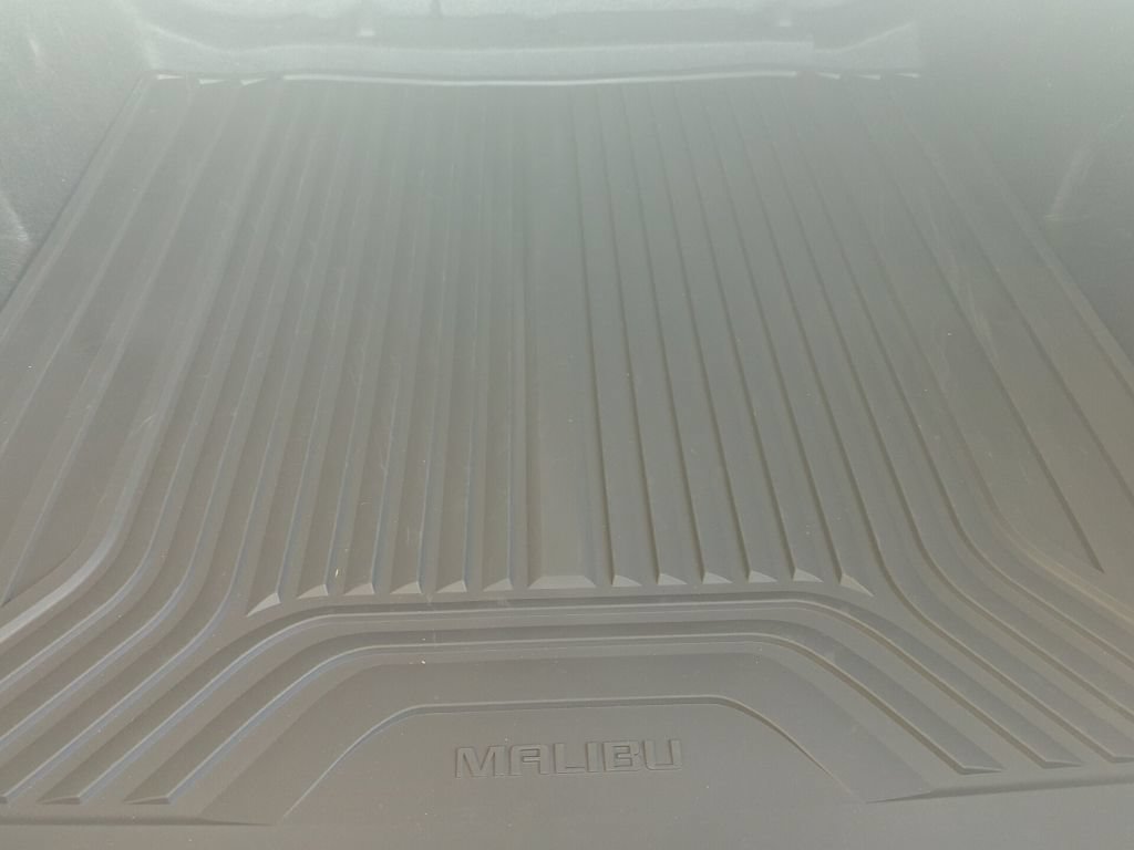 Used 2023 Chevrolet Malibu LT w/ LPO, Floor Liner Package FWD image 13