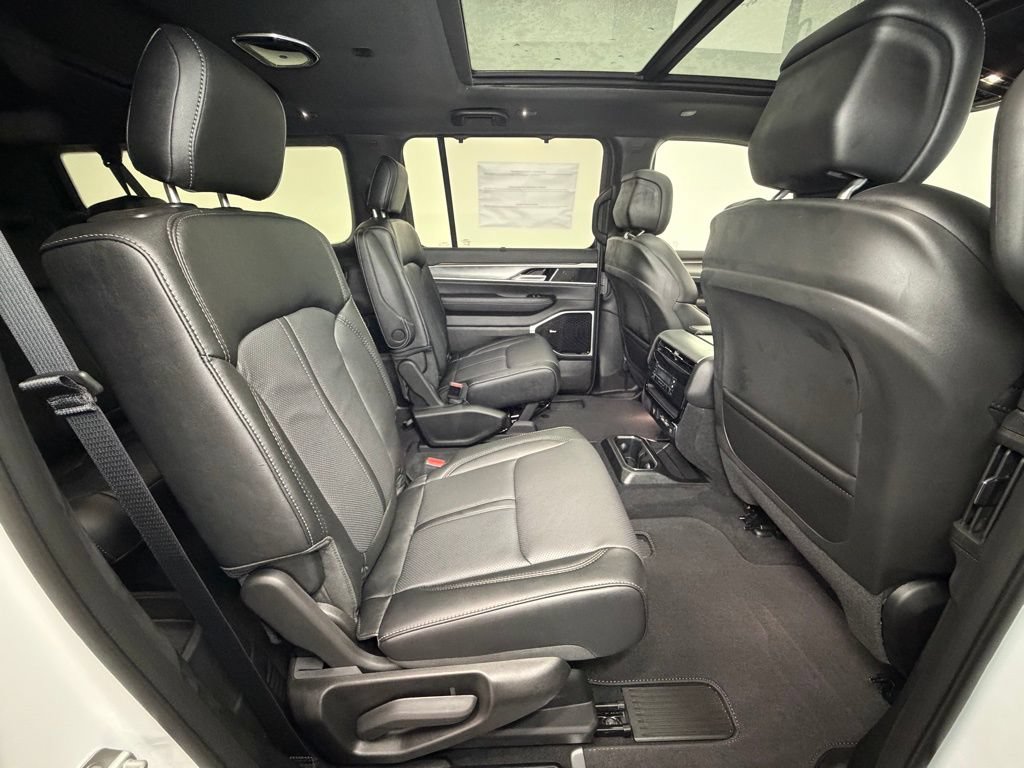 New 2026 Jeep Grand Wagoneer L Limited AWD/4WD image 10