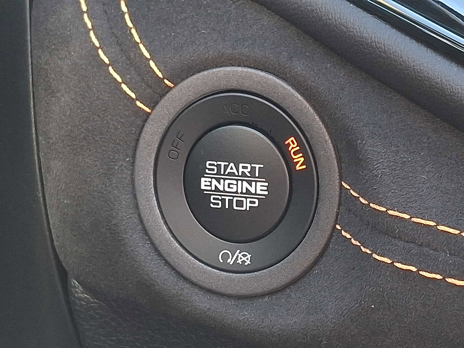 Used 2023 Dodge Durango R/T w/ Hemi Orange Plus Package image 26