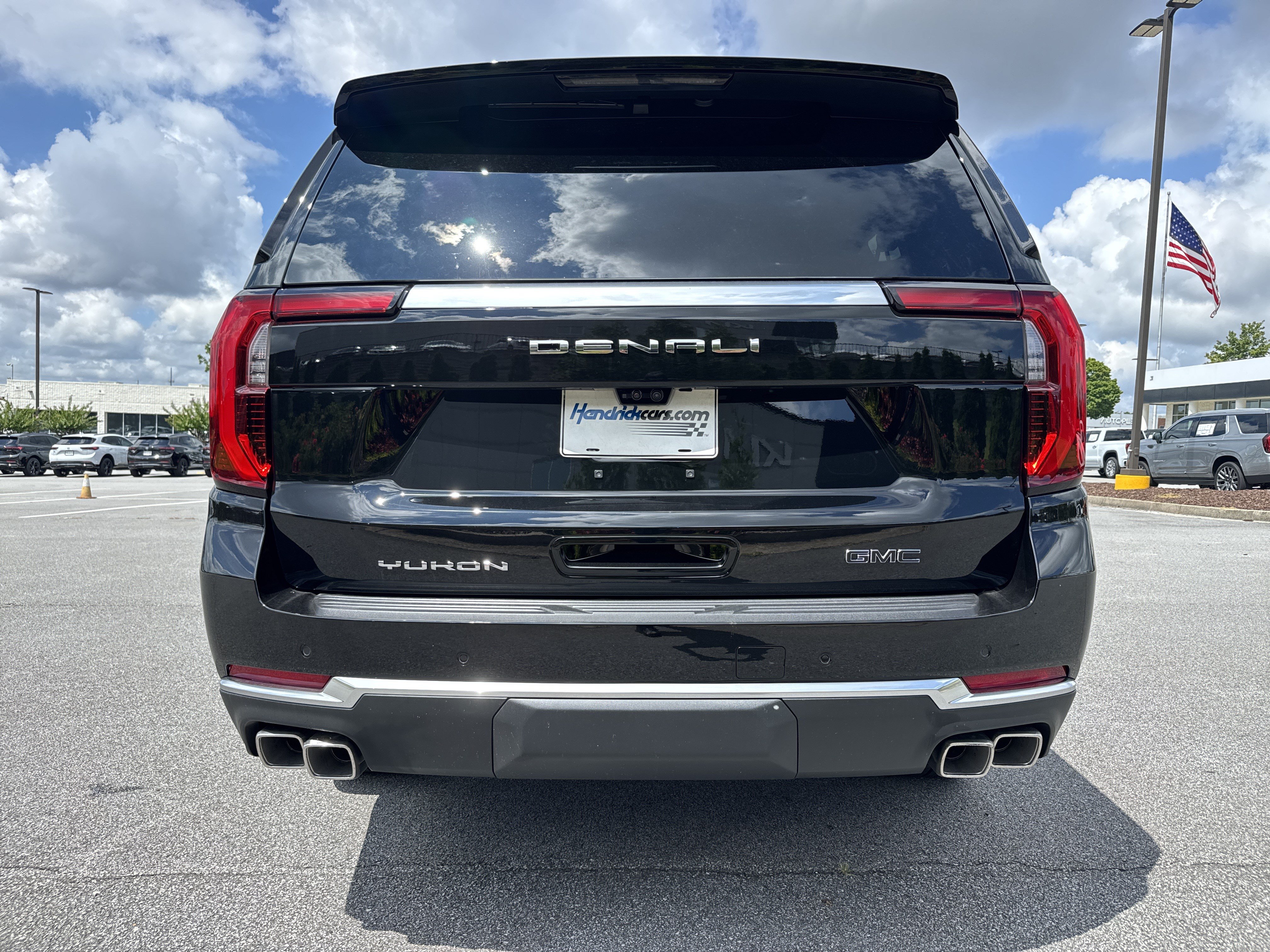 New 2026 GMC Yukon XL Denali w/ Denali Reserve Package AWD/4WD image 9