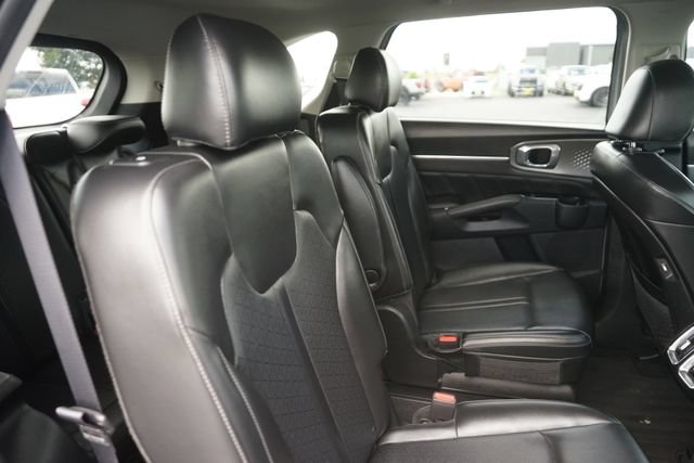 Used 2023 Kia Sorento SX FWD image 19