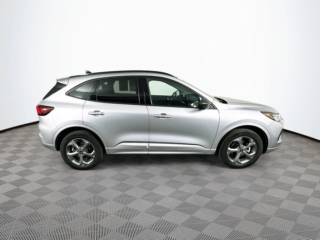 Used 2024 Ford Escape ST-Line w/ Tech Pack #1 AWD/4WD image 11