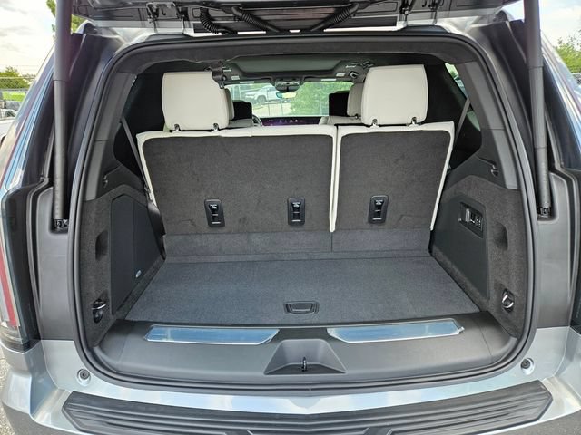 New 2026 Cadillac Escalade Platinum Sport w/ LPO, ONYX Package AWD/4WD image 18