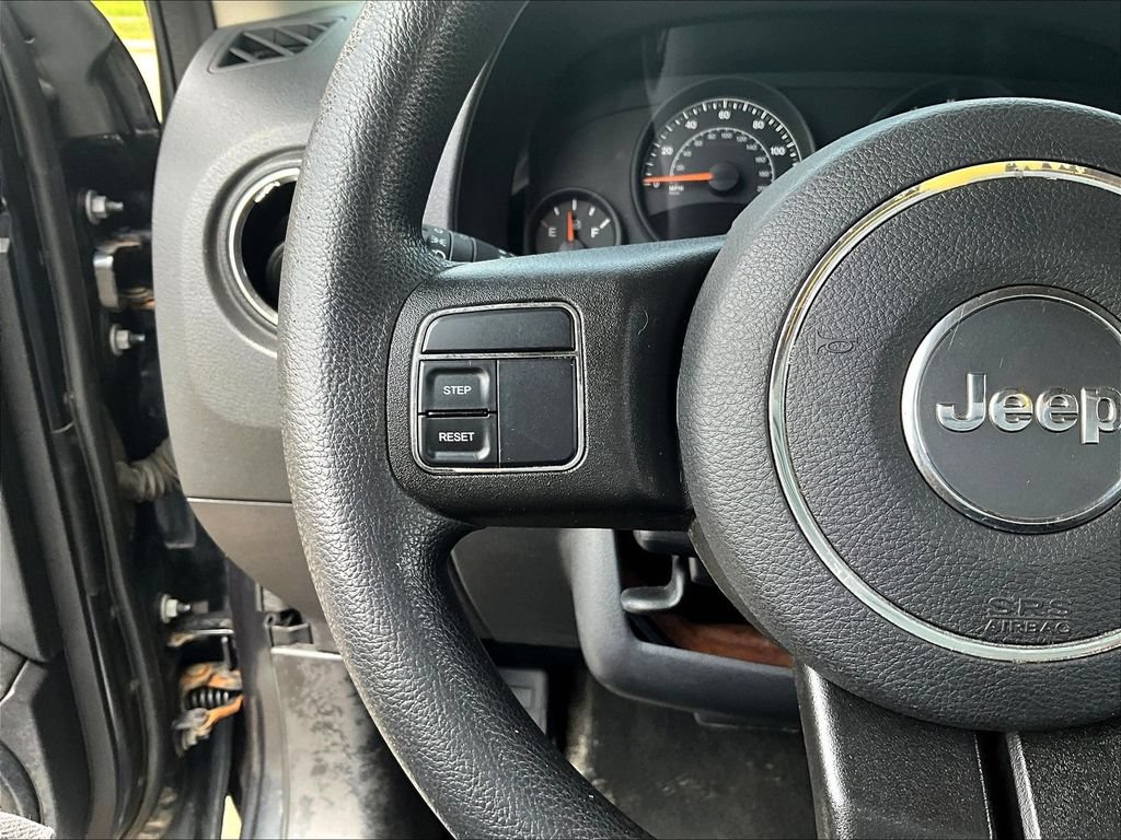 Used 2014 Jeep Patriot Sport w/ Power Value Group AWD/4WD image 12