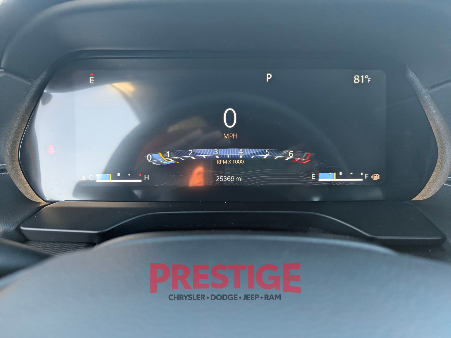 Used 2023 Jeep Grand Cherokee L Laredo image 17