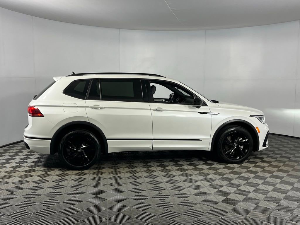 Used 2023 Volkswagen Tiguan SE R-Line image 5