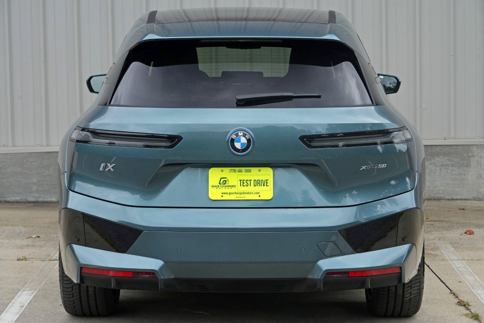 Used 2022 BMW iX xDrive50 w/ Sport Package AWD/4WD image 51