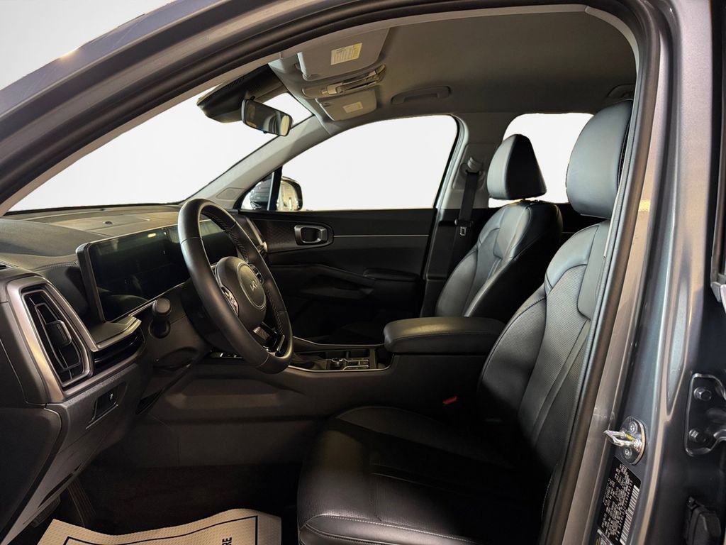 Certified 2025 Kia Sorento S image 12
