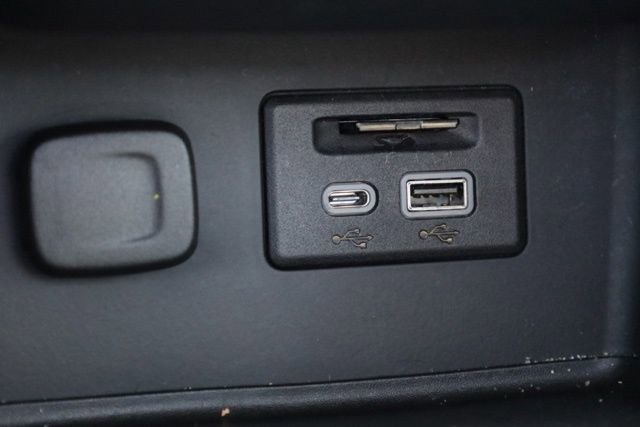 Used 2020 GMC Acadia SLT w/ Driver Alert Package II image 12