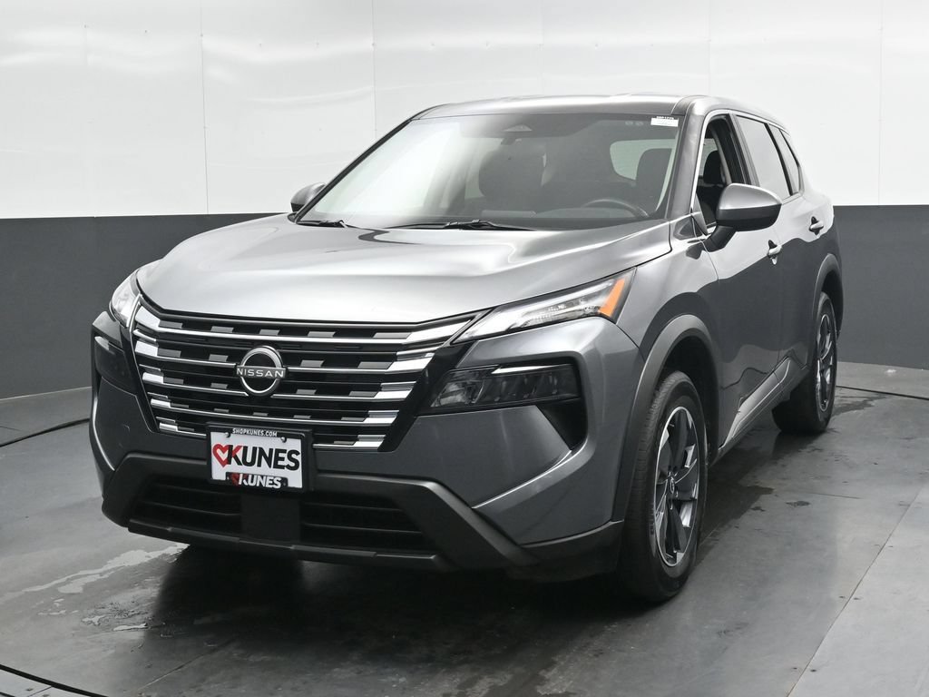 Used 2025 Nissan Rogue SV AWD/4WD image 8
