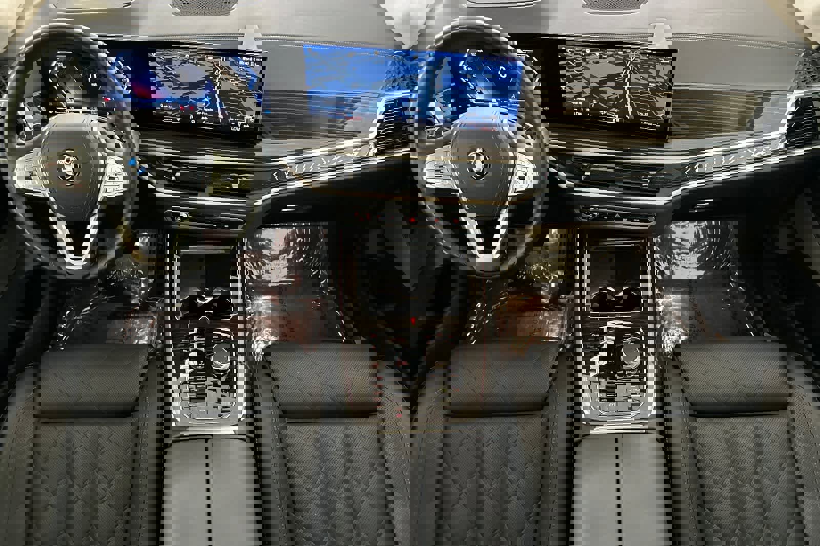 Used 2024 BMW X7 xDrive40i image 3