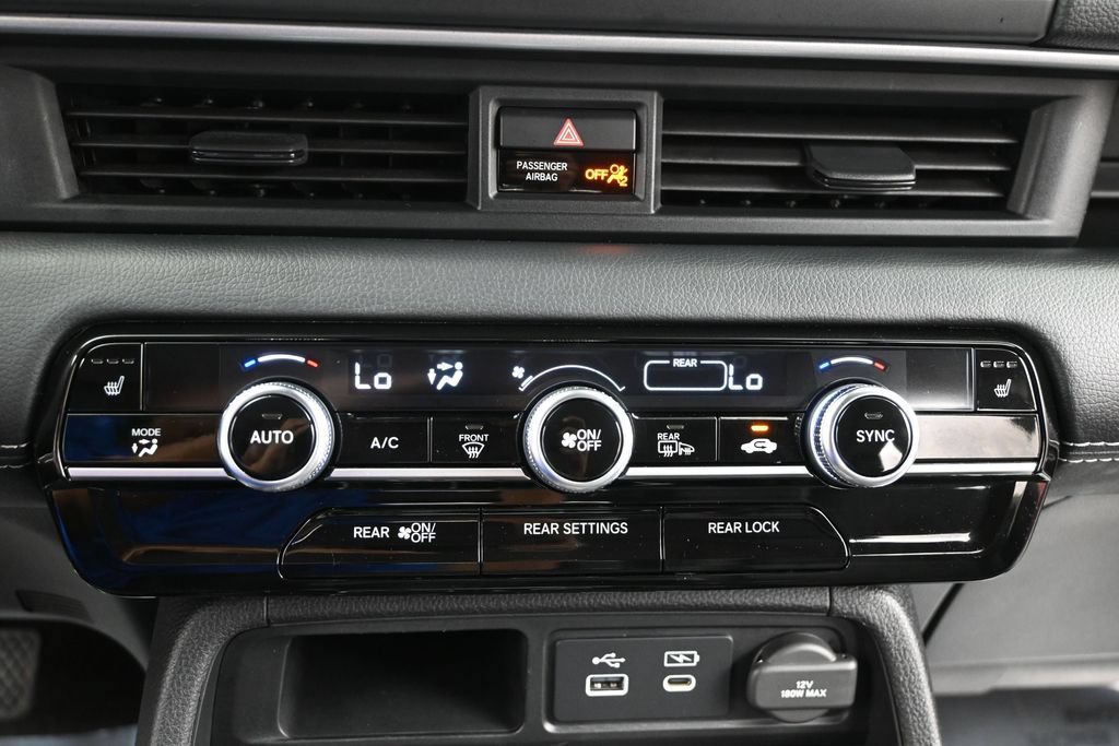 Used 2024 Honda Pilot Touring image 19