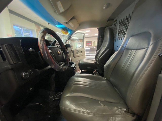 Used 2015 Chevrolet Express 3500 Extended image 17