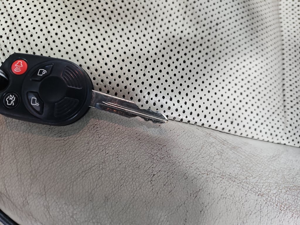 Used 2012 Lincoln MKZ AWD image 36