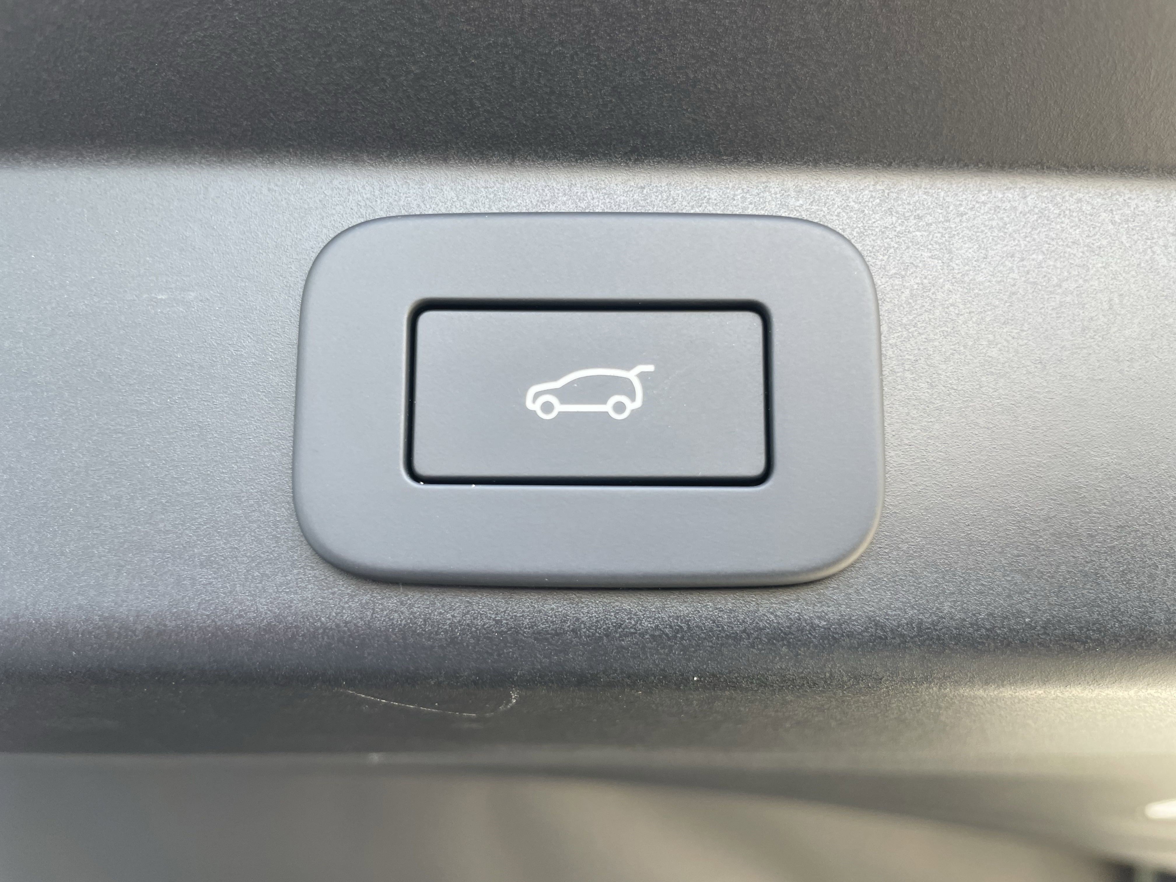 New 2025 Land Rover Range Rover Sport SE image 38