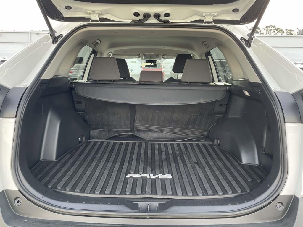 Used 2023 Toyota RAV4 XLE image 12