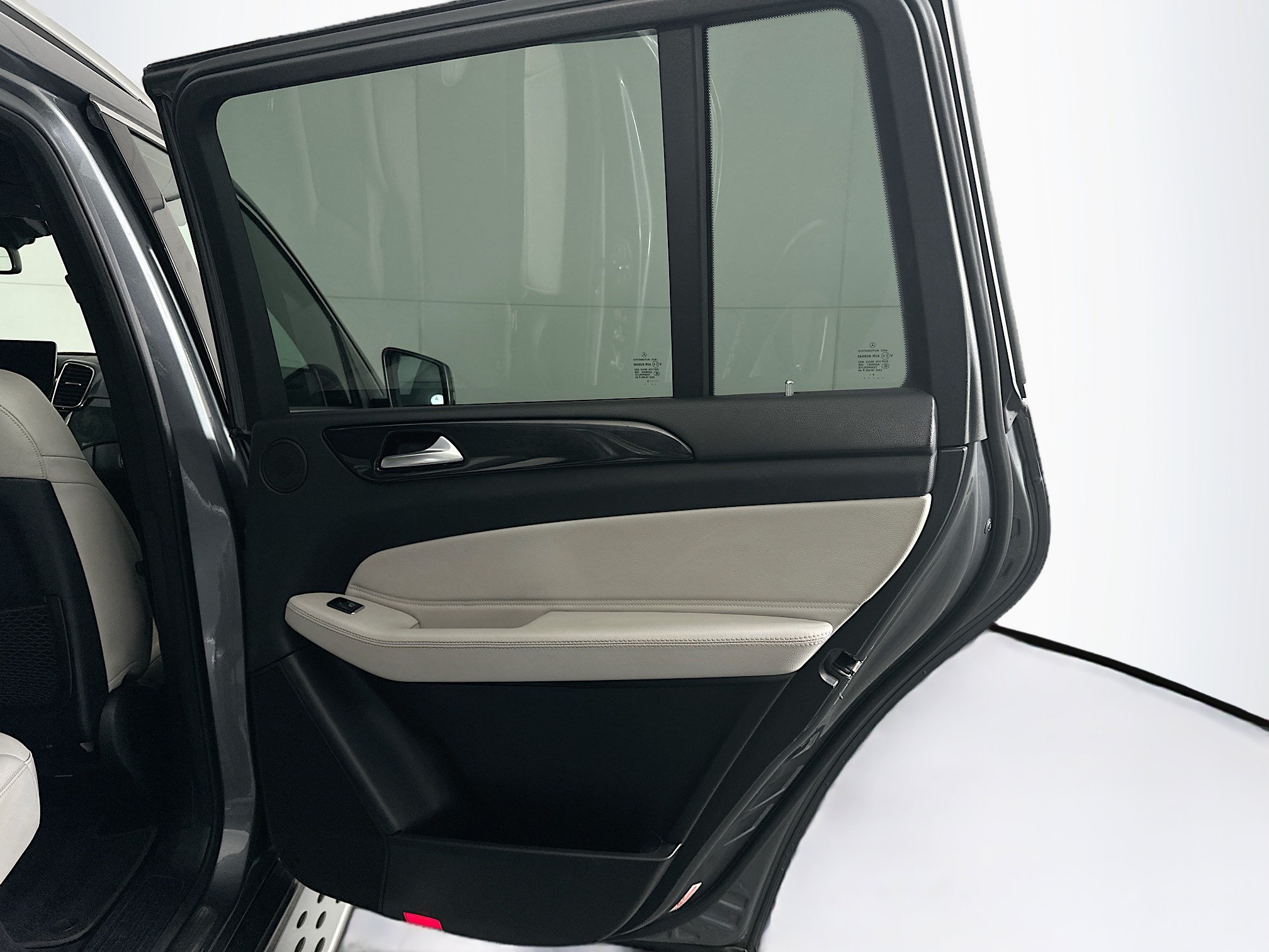 Used 2019 Mercedes-Benz GLS 450 4MATIC image 33