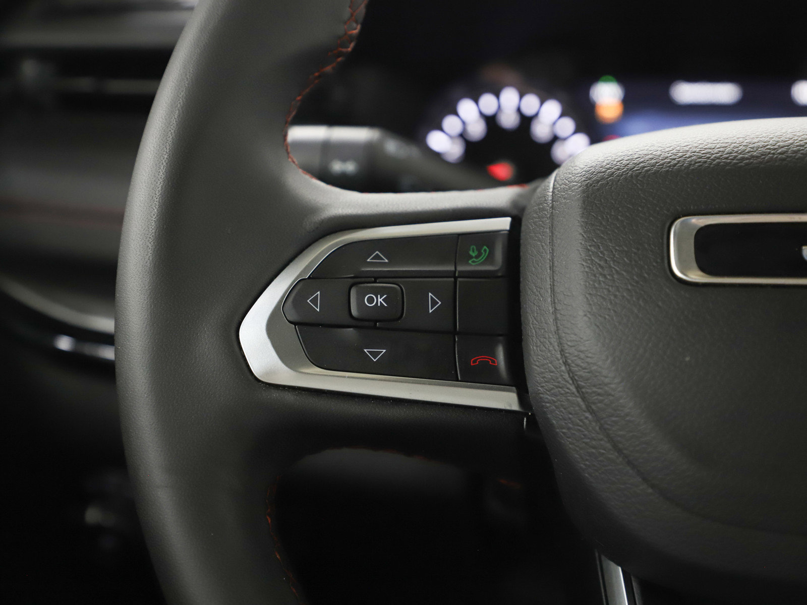 Used 2025 Jeep Compass Trailhawk image 25