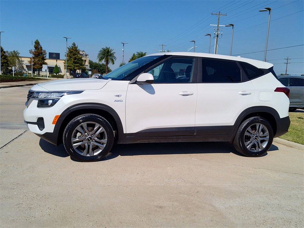 Used 2023 Kia Seltos LX image 3