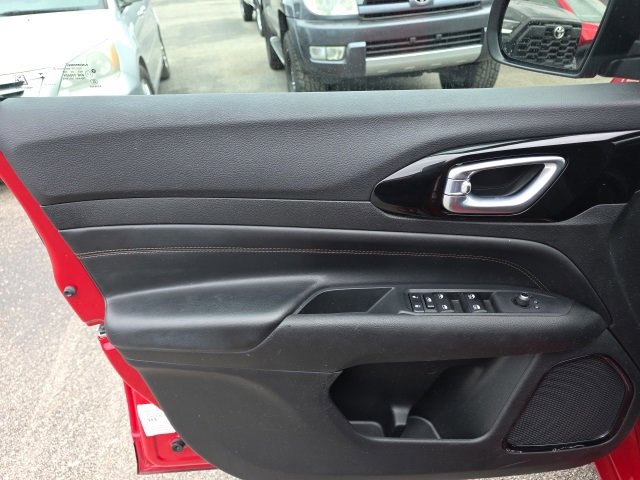 Used 2023 Jeep Compass Limited image 14