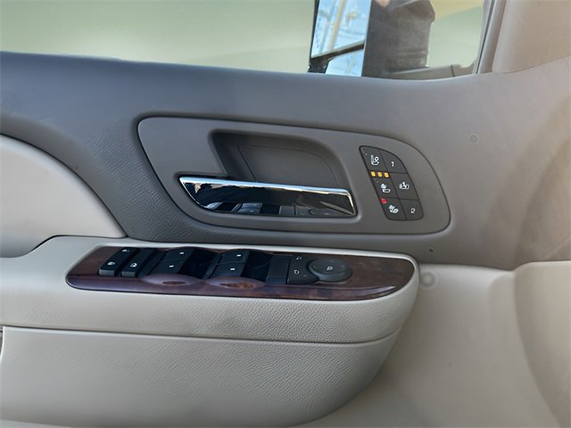 Used 2014 Chevrolet Silverado 2500 LTZ w/ LTZ Plus Package image 9