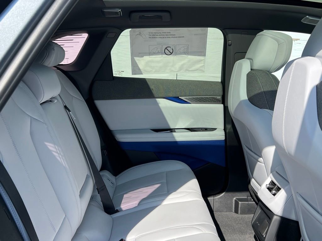 New 2026 Cadillac Optiq Luxury 1 image 21