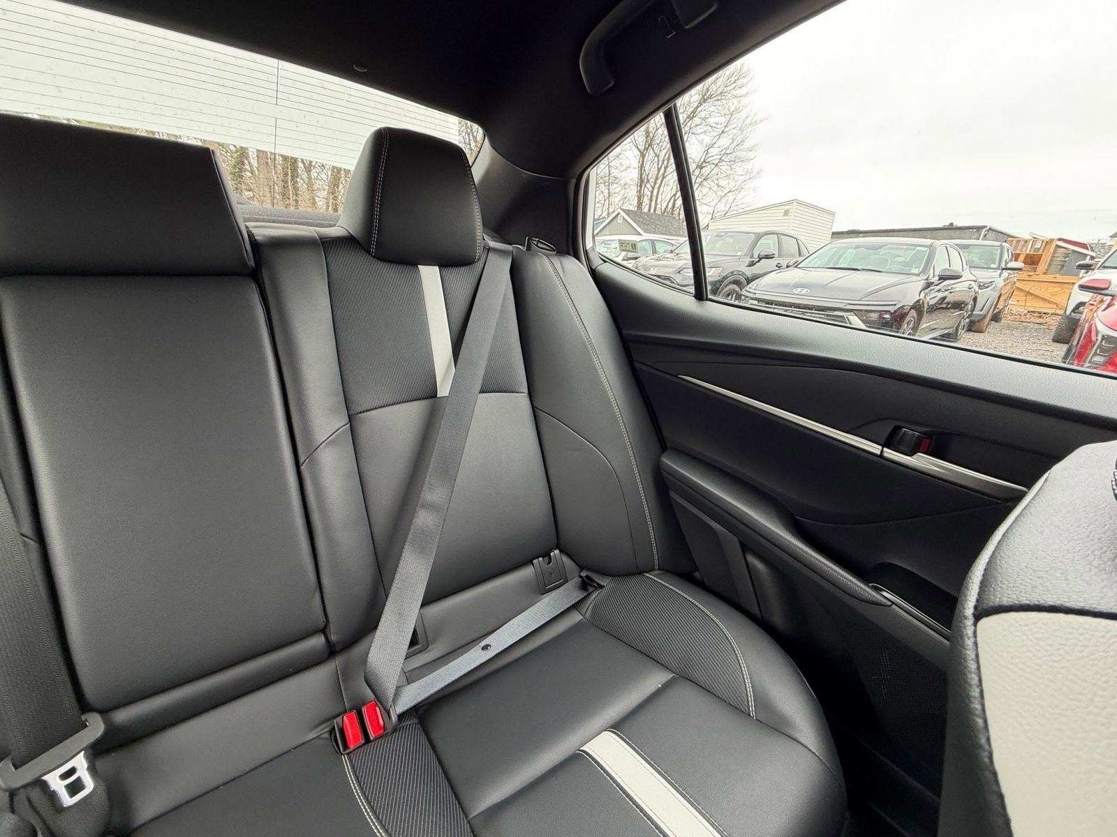 Used 2025 Toyota Camry SE FWD image 36