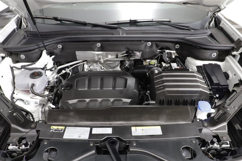 Used 2025 Volkswagen Atlas Peak Edition SE AWD/4WD image 23