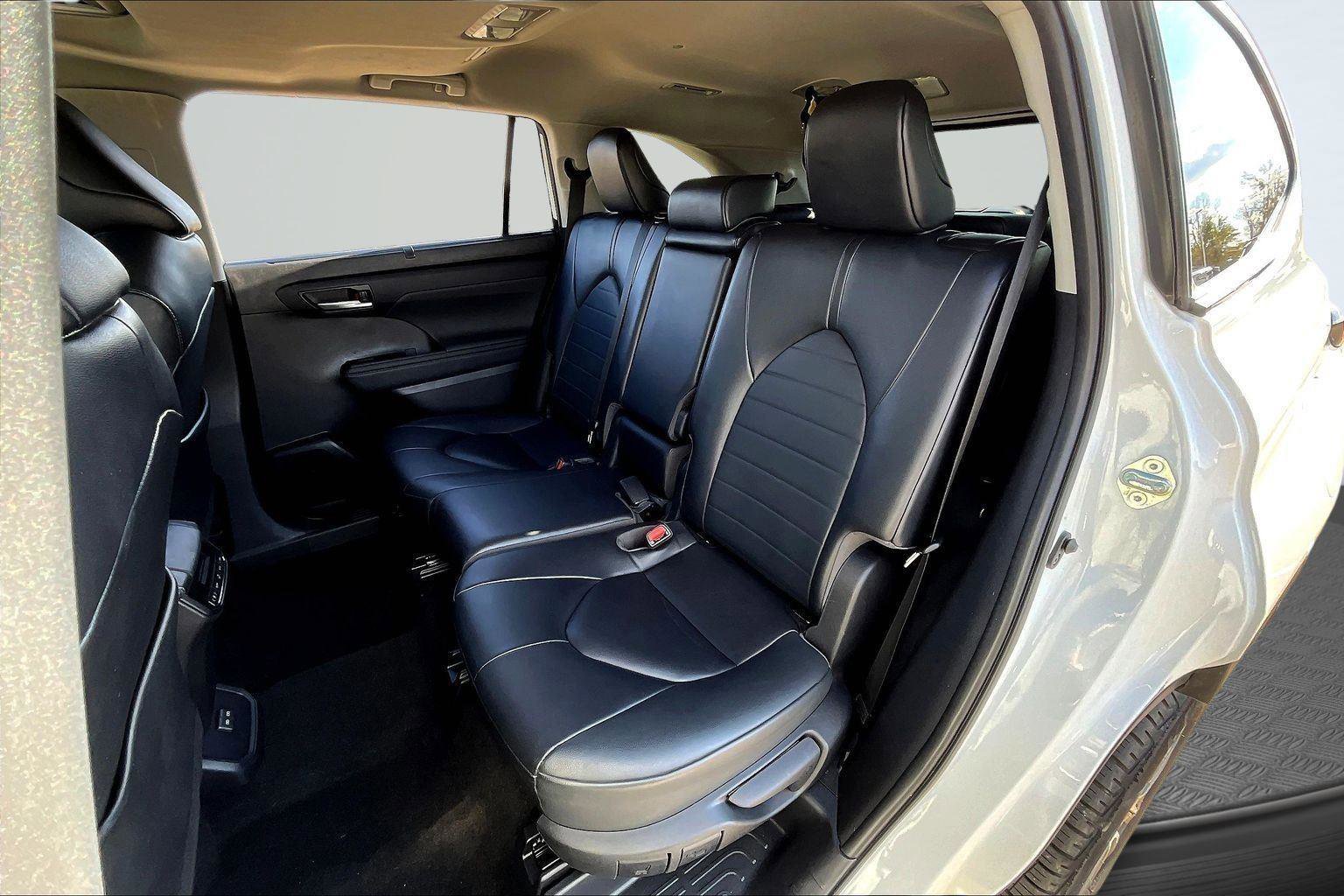 Used 2023 Toyota Highlander XLE image 26