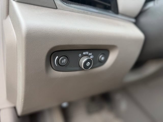 Used 2020 Chevrolet Traverse LT FWD image 52