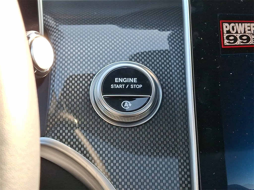 Used 2025 Mercedes-Benz GLC 300 4MATIC image 15