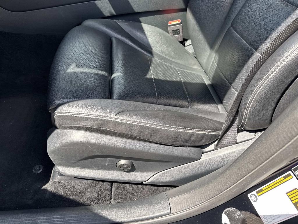 Used 2019 Mercedes-Benz GLC 300 image 16