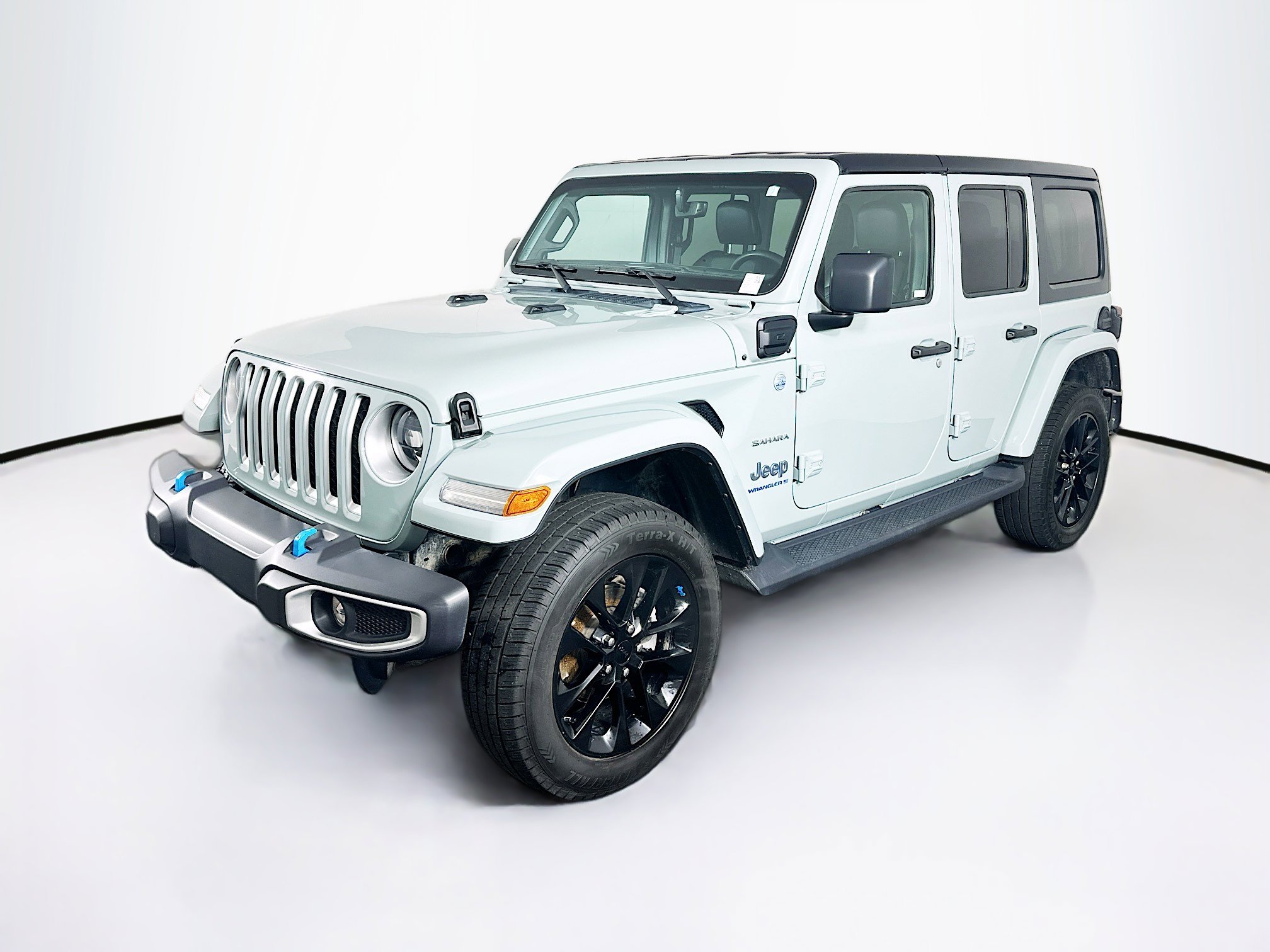 Used 2023 Jeep Wrangler Unlimited Sahara AWD/4WD image 3