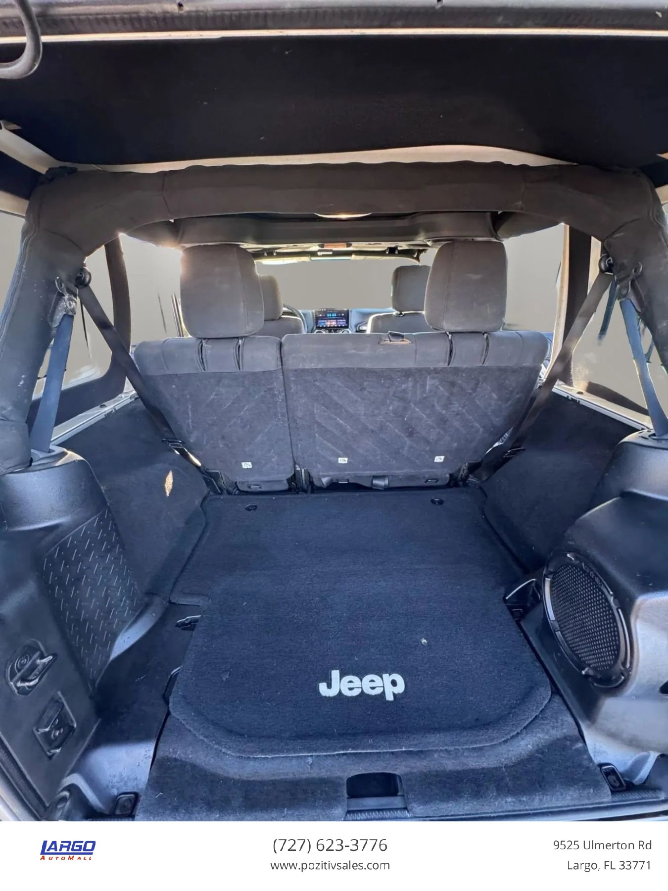 Used 2012 Jeep Wrangler Unlimited Sahara w/ Dual Top Group AWD/4WD image 27