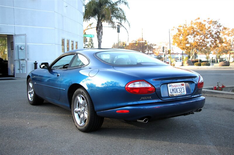 Used 1998 Jaguar XK8 Coupe RWD image 7