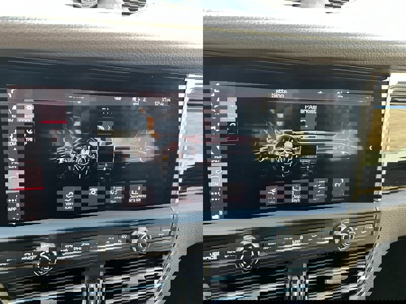 Used 2020 Porsche Macan S image 42