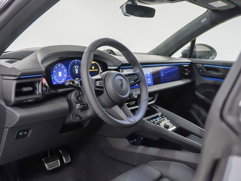 New 2025 Porsche Macan Turbo Electric image 4