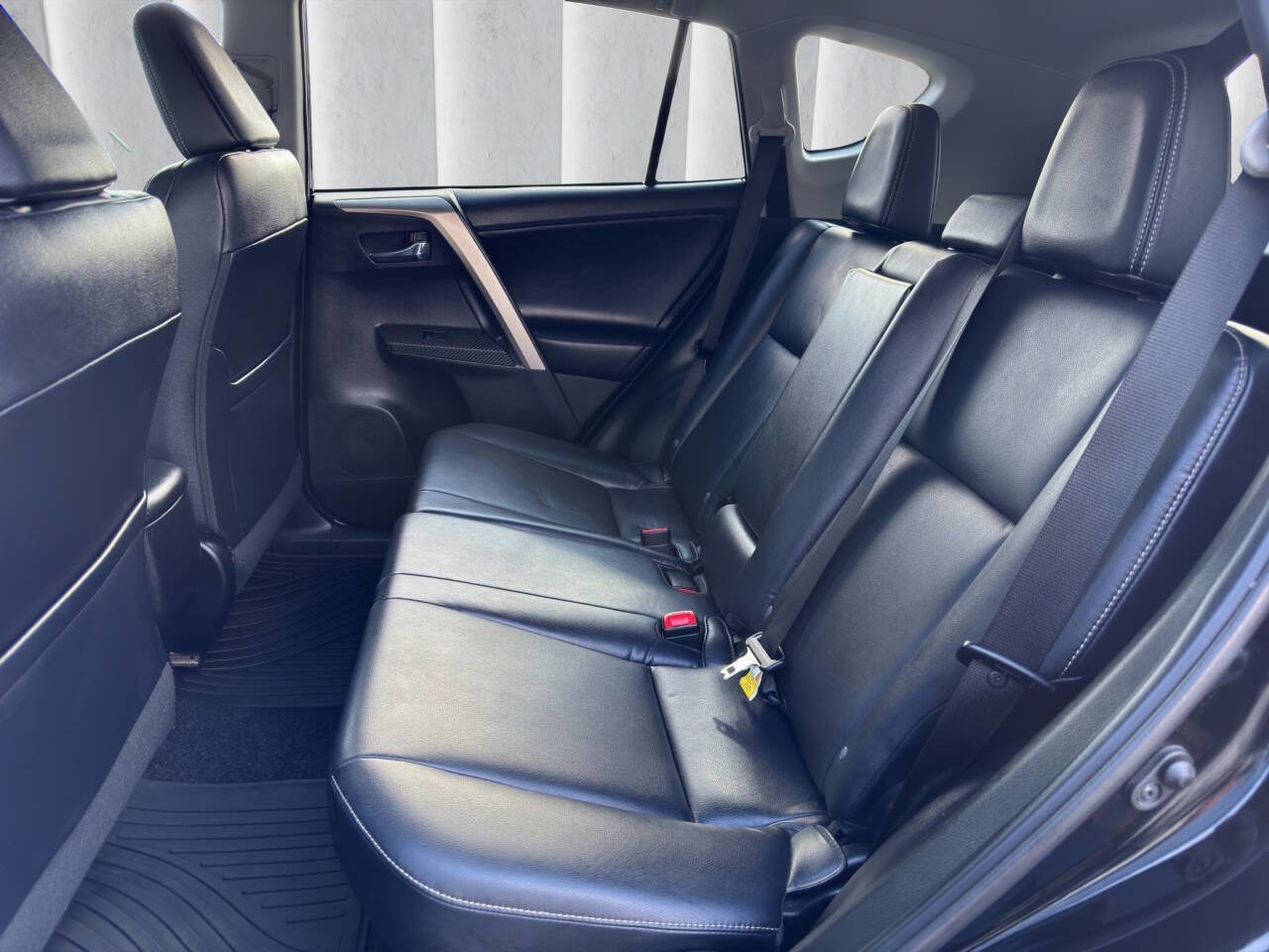 Used 2014 Toyota RAV4 Limited image 11