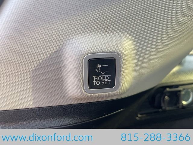 Used 2023 Jeep Grand Cherokee Overland image 28