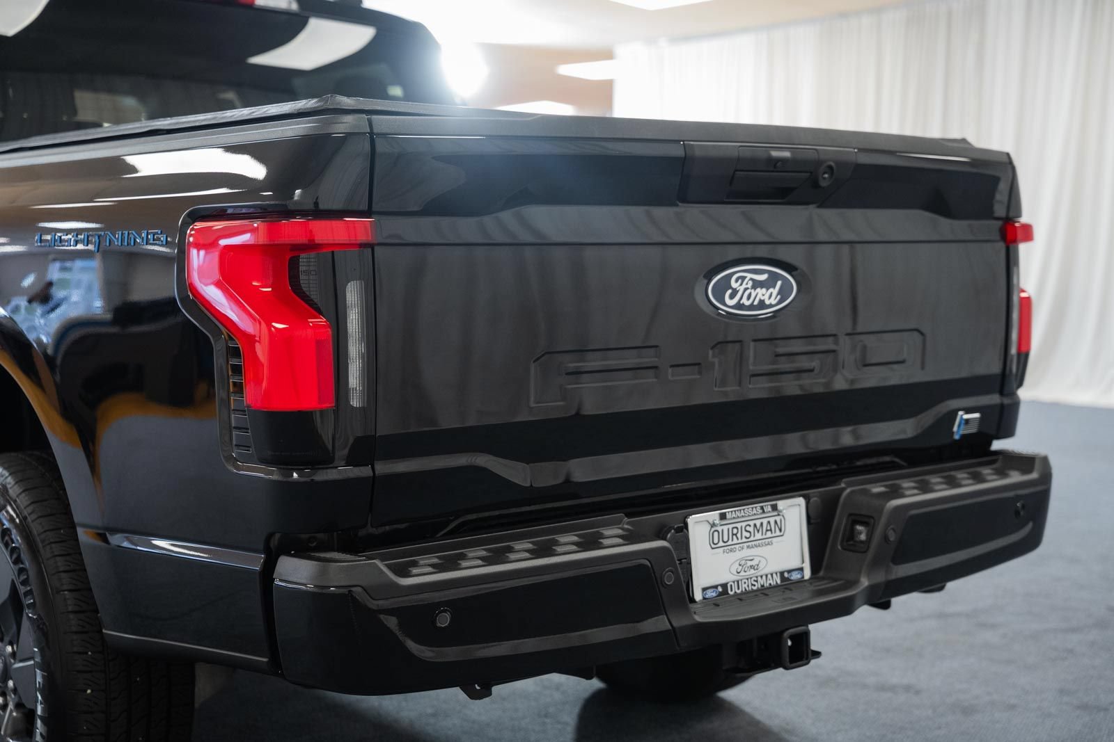 Used 2025 Ford F150 Lightning Flash AWD/4WD image 5