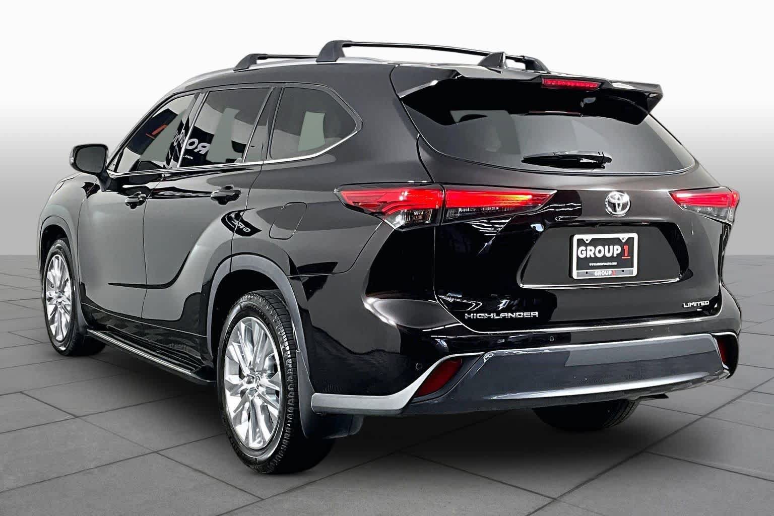 Used 2020 Toyota Highlander Limited FWD image 12