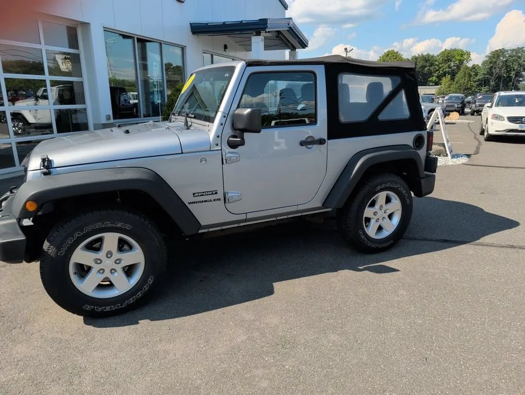 Used 2015 Jeep Wrangler Sport w/ Quick Order Package 23S AWD/4WD image 9