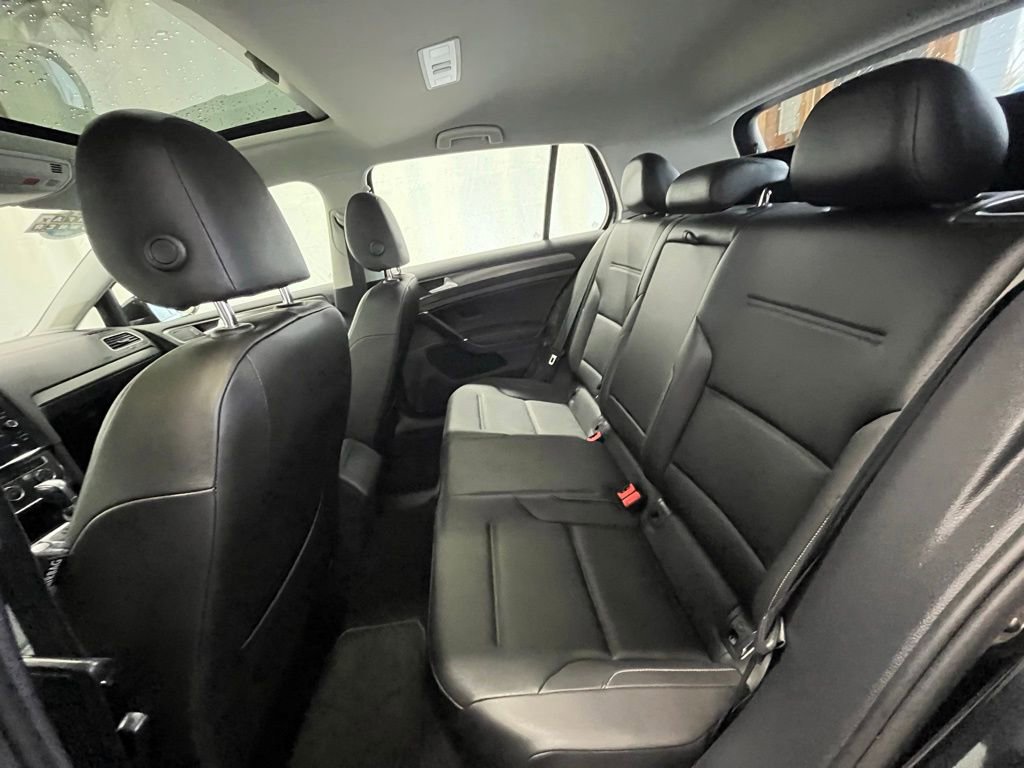 Used 2019 Volkswagen Golf SE w/ Driver Assistance Package image 24