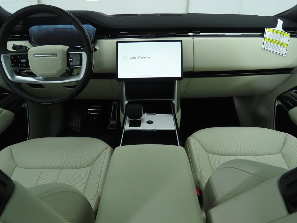 New 2025 Land Rover Range Rover SE image 13