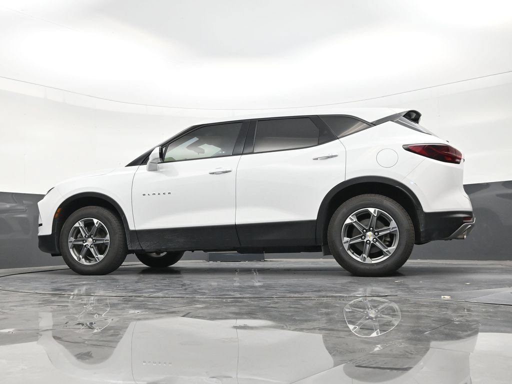Used 2024 Chevrolet Blazer LT FWD image 21