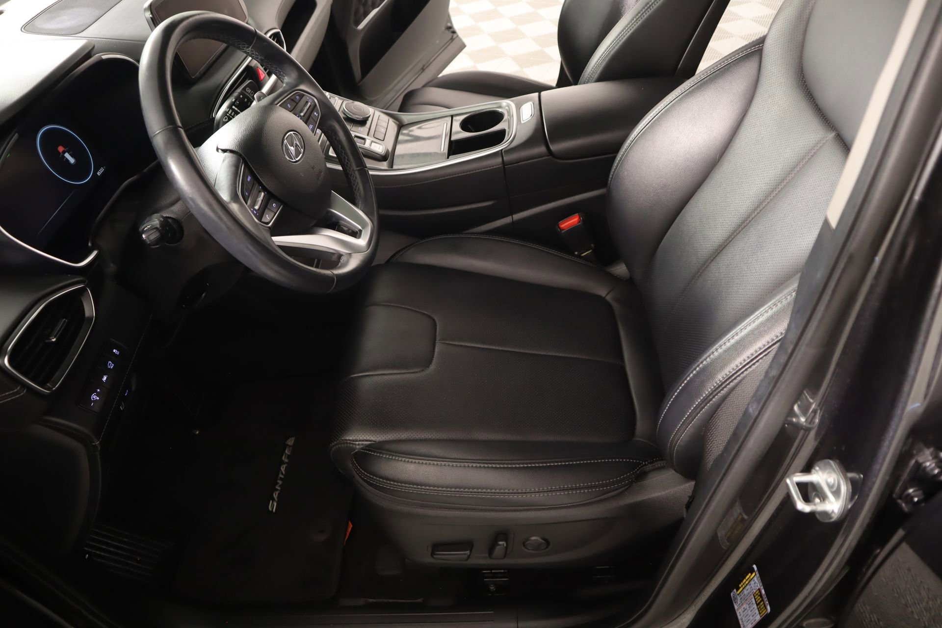 Used 2023 Hyundai Santa Fe SEL Premium AWD/4WD image 11