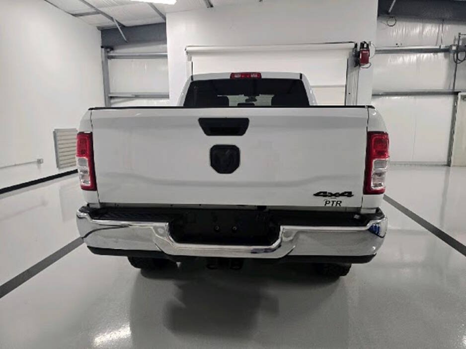 Used 2024 RAM 2500 Tradesman w/ Chrome Appearance Group AWD/4WD image 8