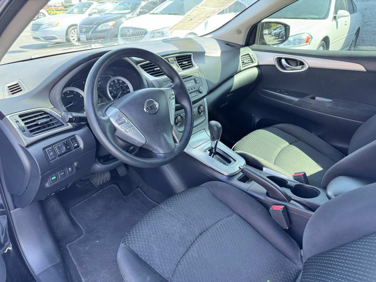 Used 2014 Nissan Sentra SR FWD image 32
