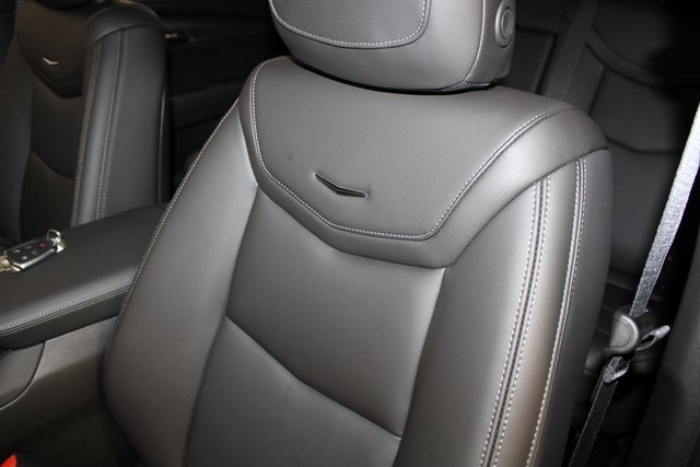 New 2025 Cadillac XT5 Luxury image 7