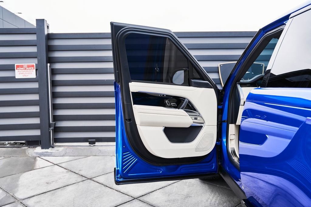 Used 2025 Land Rover Range Rover Long Wheelbase SE image 28